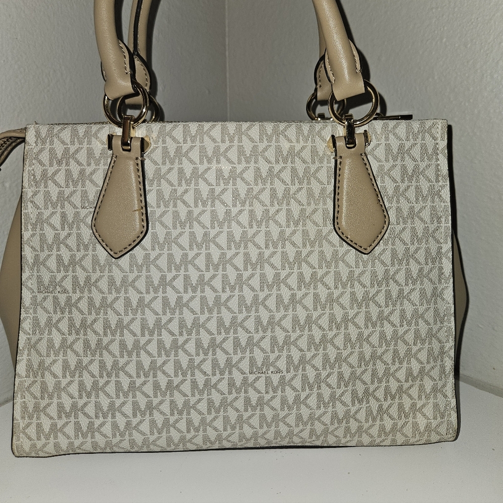 Michael kors shoulder and crossbody purse NWOT - Picture 4 of 8